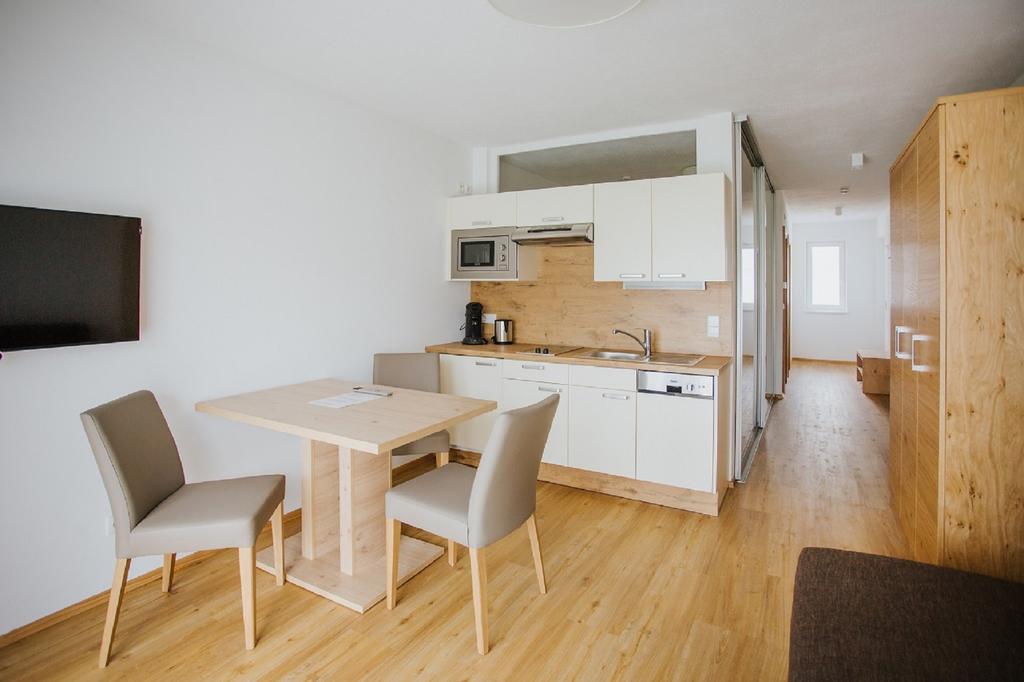 Apartmenthaus Strasswirt De Luxe Tröpolach Екстериор снимка