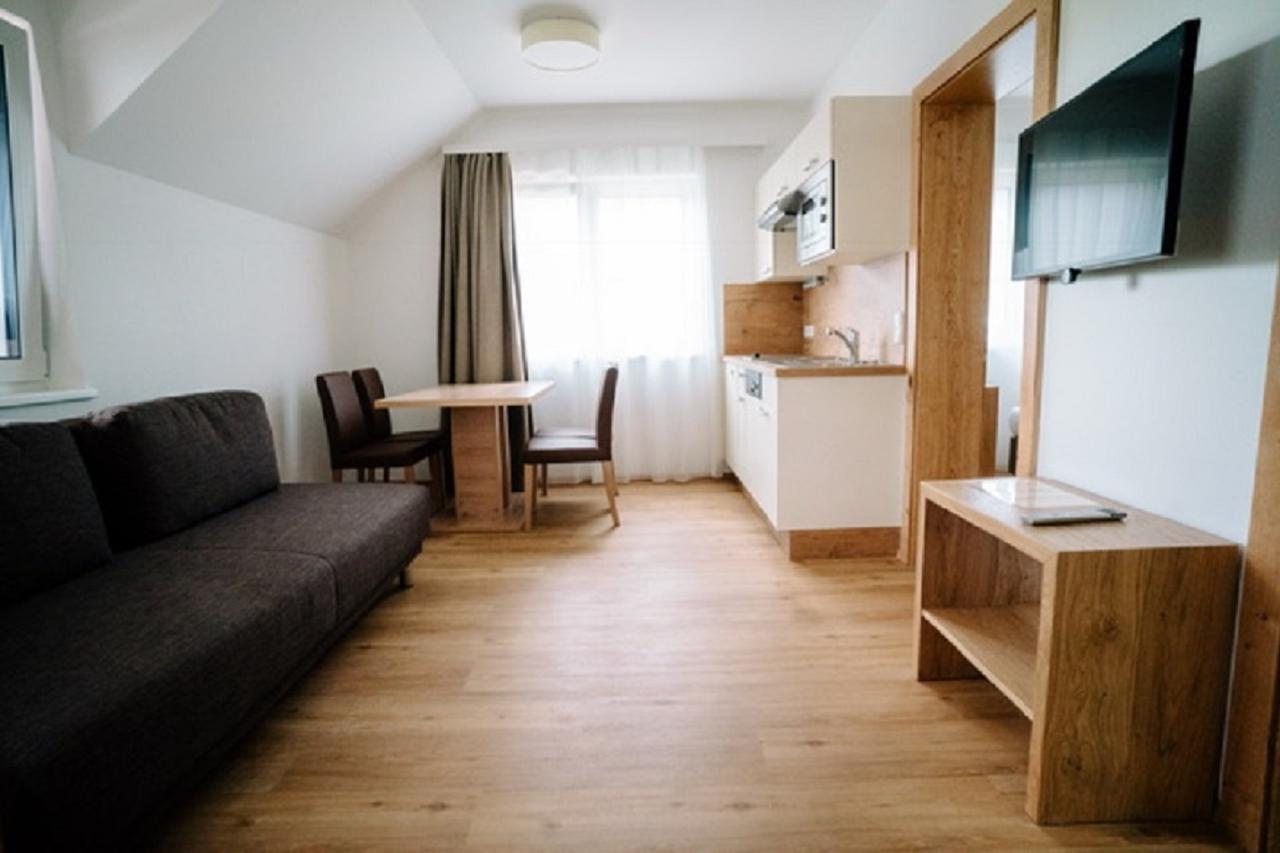 Apartmenthaus Strasswirt De Luxe Tröpolach Екстериор снимка
